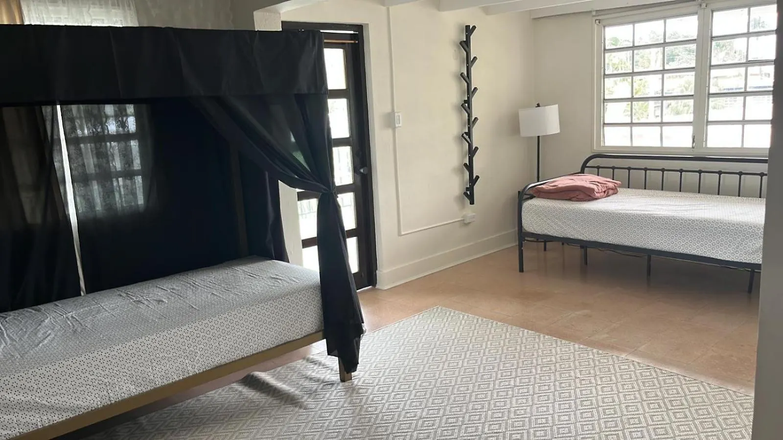 Private Rooms In Duplex Home 4 Bath Fq Beds 1-3Ppl San Juan Rum i privatbostad