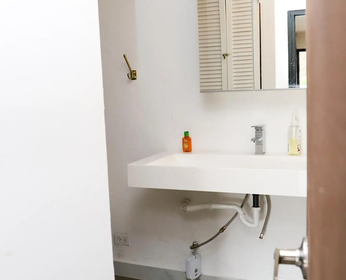 Homestay Private Rooms In Duplex Home 4 Bath Fq Beds 1-3Ppl San Juan