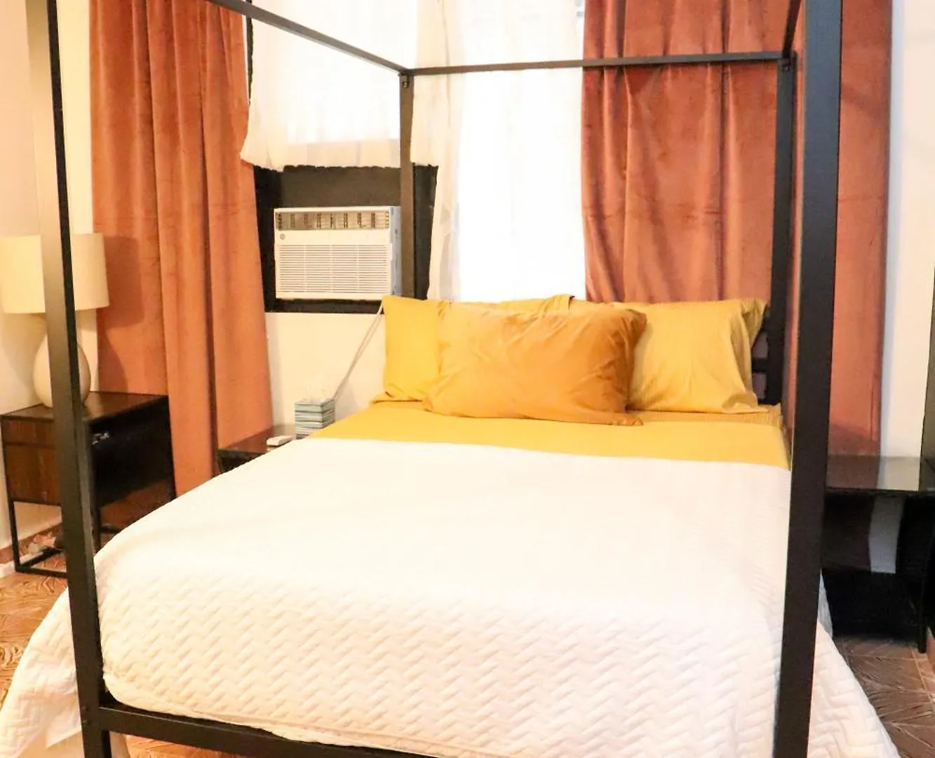 Homestay Private Rooms In Duplex Home 4 Bath Fq Beds 1-3Ppl San Juan
